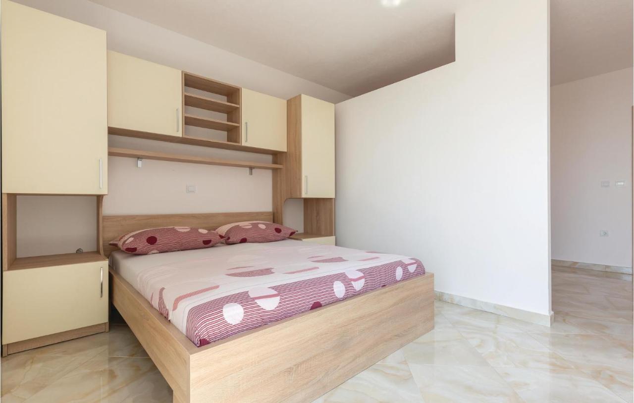 Amazing Apartment In Krvavica With Wifi Eksteriør billede